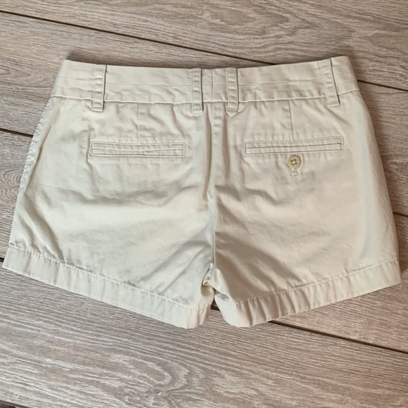 J. Crew Khaki Weathered Broken-In Classic Twill 3” Inseam Size 2 Chino Shorts. - Picture 3 of 7
